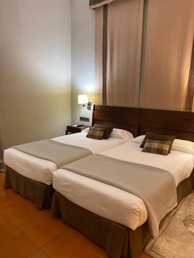 Parador De Caceres Luaran gambar