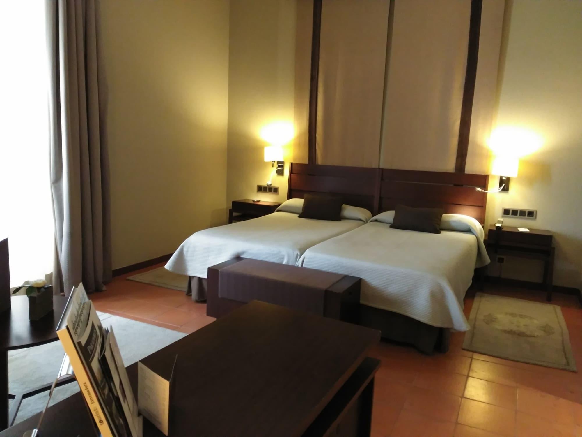 Parador De Caceres Luaran gambar
