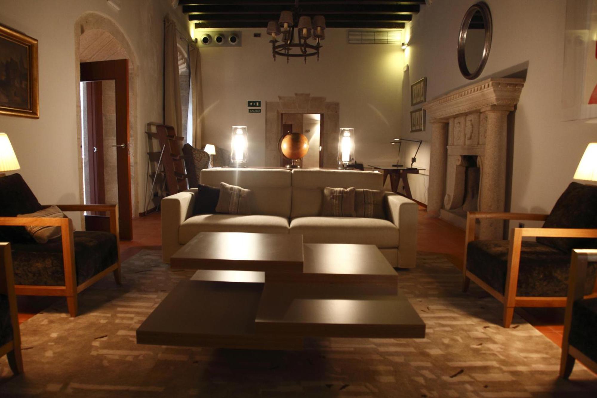 Parador De Caceres Luaran gambar