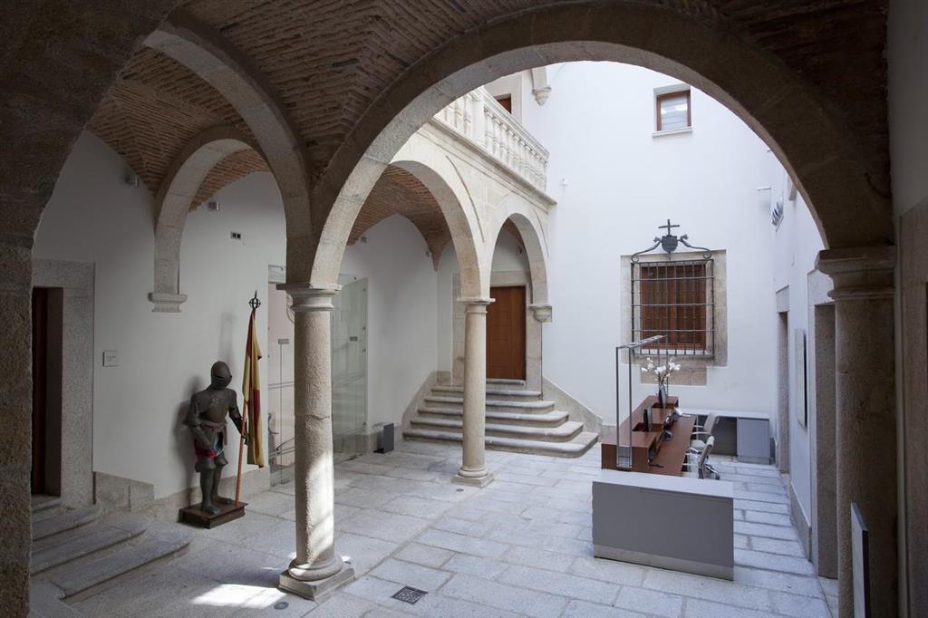 Parador De Caceres Luaran gambar