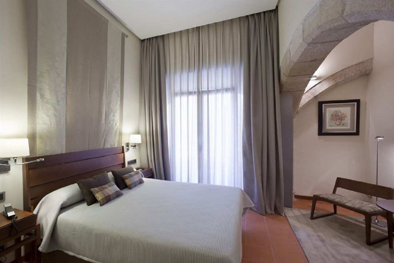 Parador De Caceres Luaran gambar